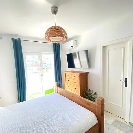 Holiday home Modern Townhouse 7 Mins Walk From The And 15 Mins From Port