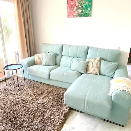 Modern Townhouse 7 Mins Walk From The And 15 Mins From Port Manilva