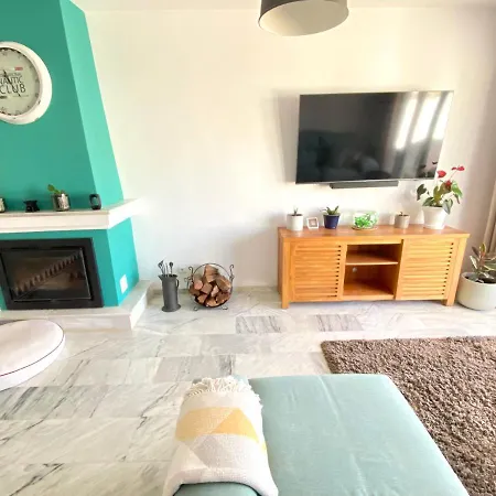Modern Townhouse 7 Mins Walk From The And 15 Mins From Port Manilva