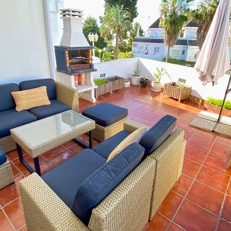 Modern Townhouse 7 Mins Walk From The And 15 Mins From Port *