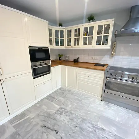 Holiday home Modern Townhouse 7 Mins Walk From The And 15 Mins From Port Manilva