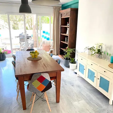 Modern Townhouse 7 Mins Walk From The And 15 Mins From Port