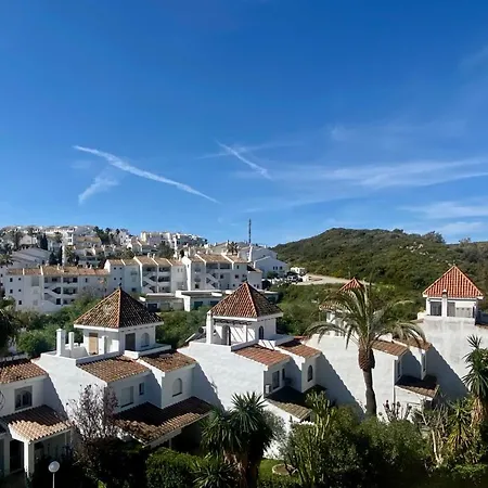 Modern Townhouse 7 Mins Walk From The And 15 Mins From Port Manilva