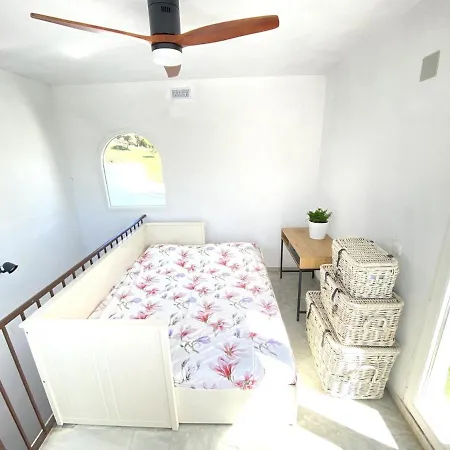 Modern Townhouse 7 Mins Walk From The And 15 Mins From Port *